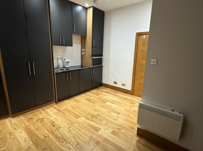 Studio Flat, Kilburn High Road, NW6
