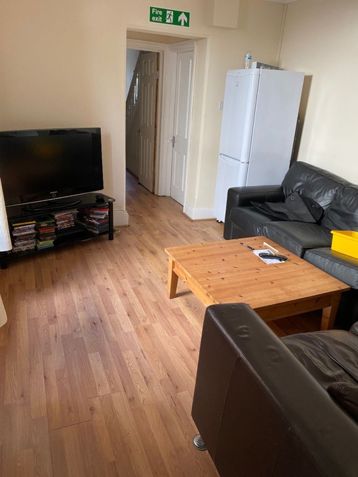 Additional image 2 of Room in a Shared House, Thames Tower, RG1, N1 7GU