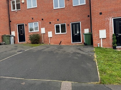 3 Bed Terraced House, Kirk Drive, NG22