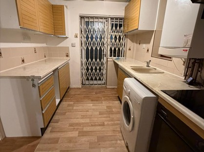 3 Bed Semi-Detached House, Harvest Road, TW13