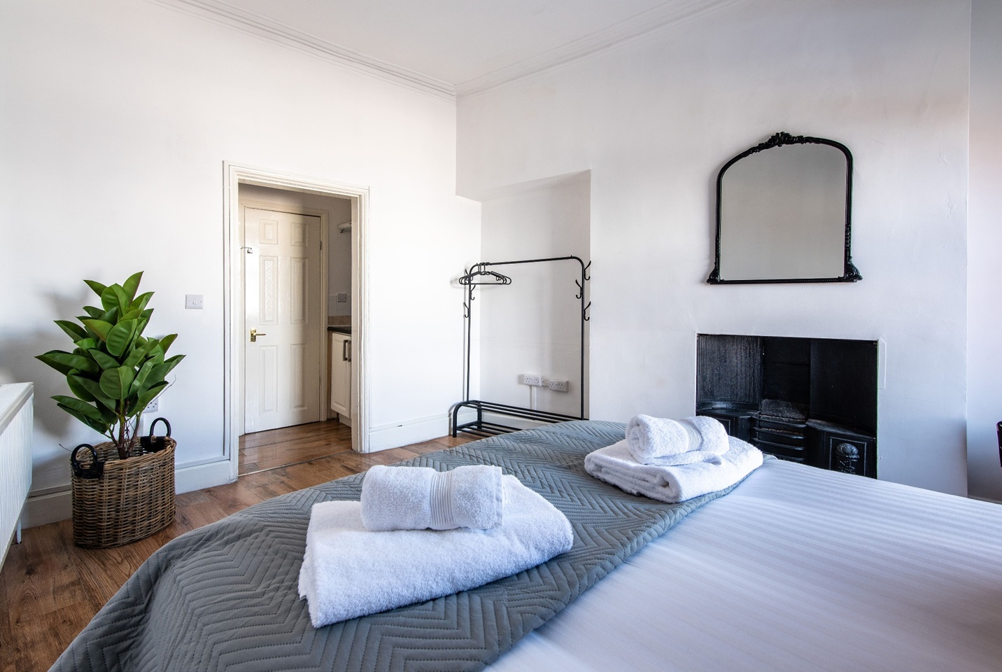 Additional image 3 of 5 Bed Semi-Detached House, Macklin Street, DE1, N1 7GU