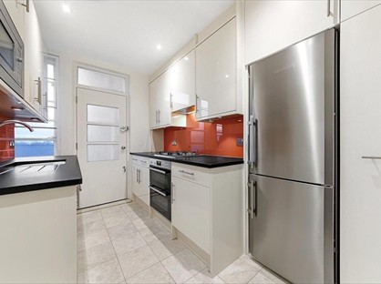 2 Bed Flat, Lancaster Close, W2