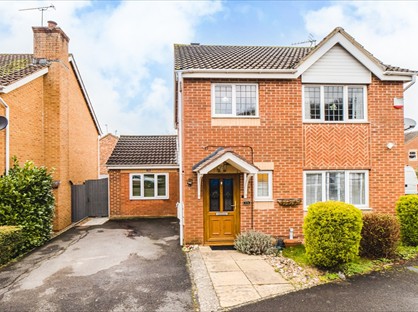 3 Bed Detached House, Elsham Way, SN25
