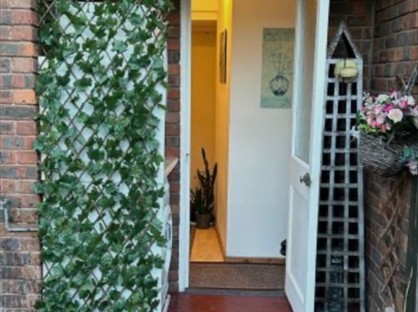 Studio Flat, Sheldrick Close, SW19