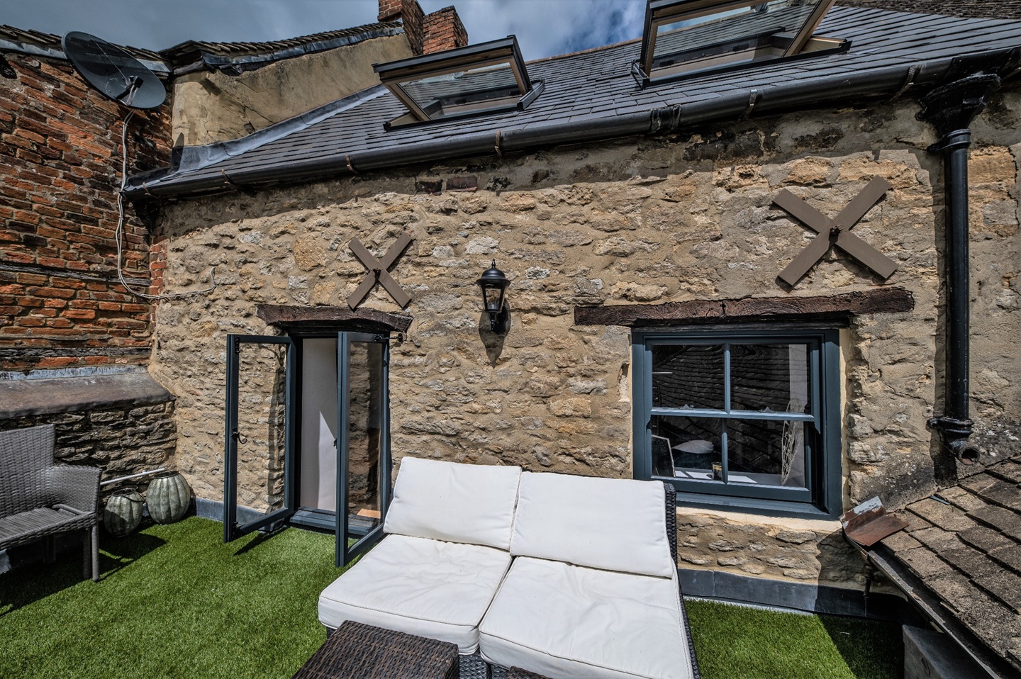 Woodstock - 2 Bed Terraced House, Oxford Street, OX20 - To Rent Now for ...