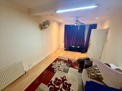 4 Bed Terraced House, Westbury Avenue, UB1