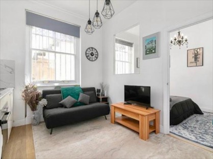1 Bed Flat, Castletown Road, W14