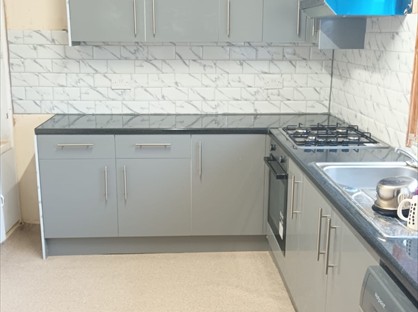 Room in a Shared House, Manford Way, IG7