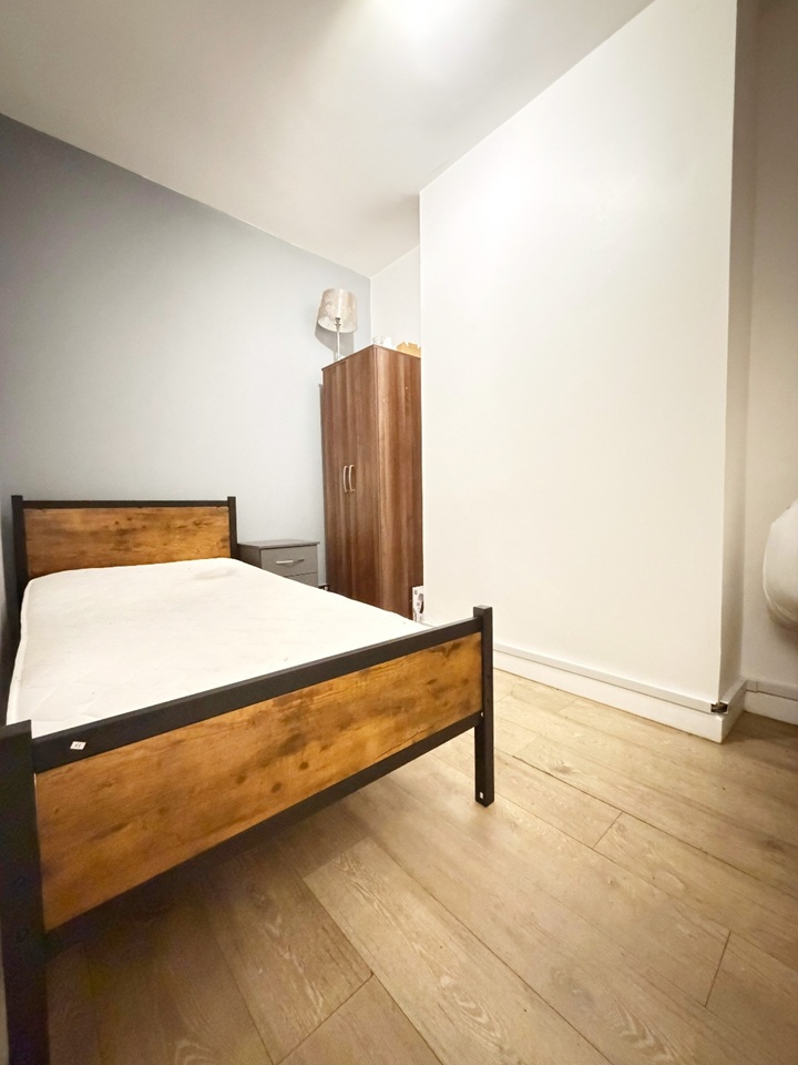 Room in a Shared House, Leopold Road, CV1