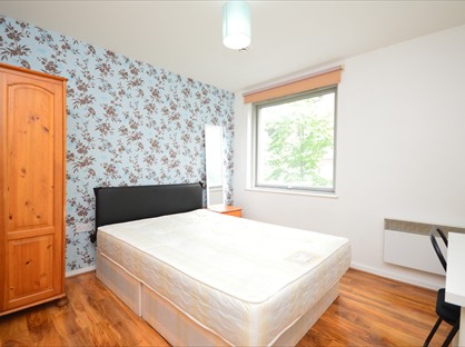 Room in a Shared Flat, Blackwall Way, E14