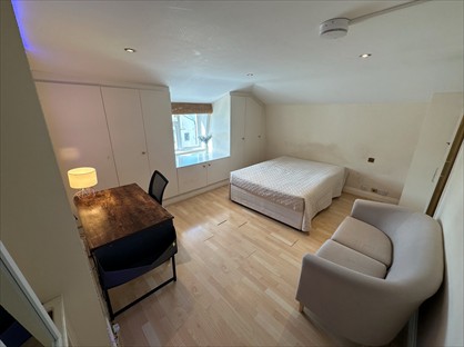 Room in a Shared Flat, Westbourne Terrace Road, W2