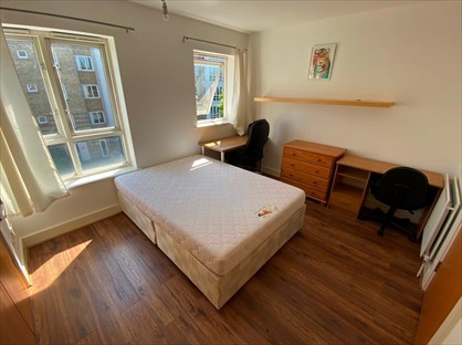 Room in a Shared House, London, E14