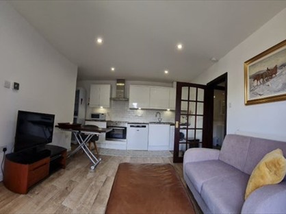 Studio Flat, Avenue Road, CV37