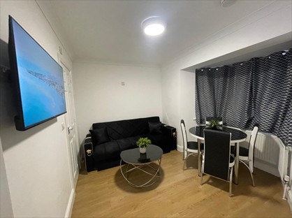 5 Bed Detached House, Harries Road, UB4