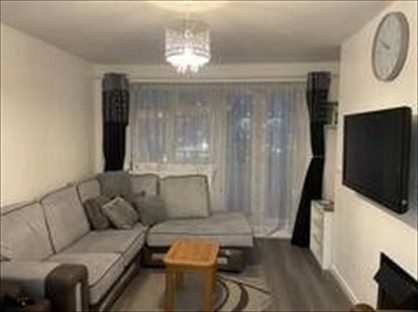 2 Bed Flat, Moore House, E1