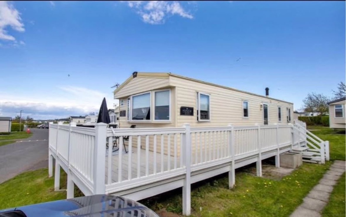 2 Bed Bungalow, Manor Park, OX5, N1 7GU