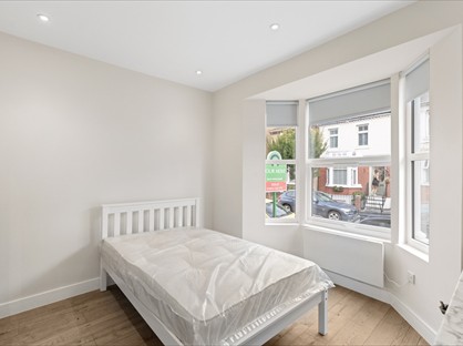 Studio Flat, Gladstone Road, WD17