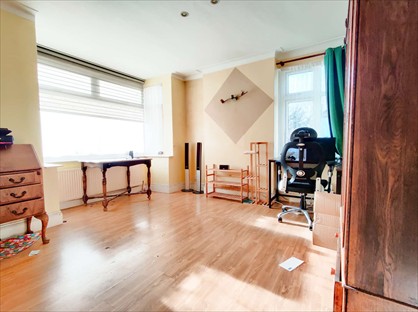 2 Bed End Terrace, Ravensbury Avenue, SM4