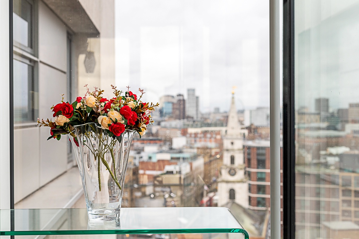 2 Bed Flat, Empire Square, SE1 photo 5