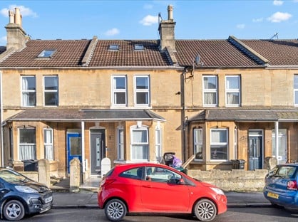 3 Bed Terraced House, Beckhampton Road, BA2