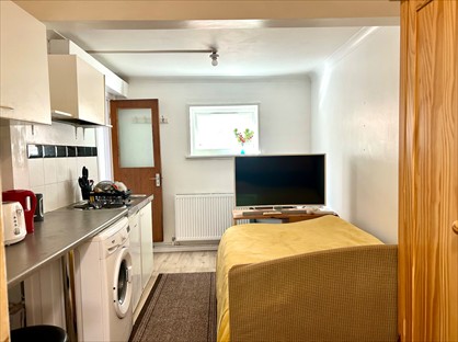 Studio Flat, Adams Close, BN1