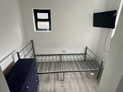 Room in a Shared House, Denham Road, TW20