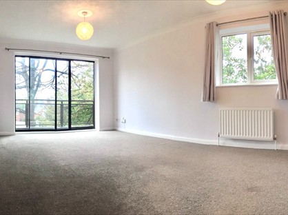 2 Bed Flat, Whitehaven Close, BR2