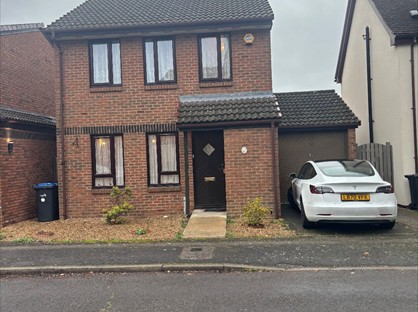 3 Bed Detached House, Chasewood Avenue, EN2