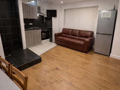 2 Bed Flat, Emsworth Road, SO15