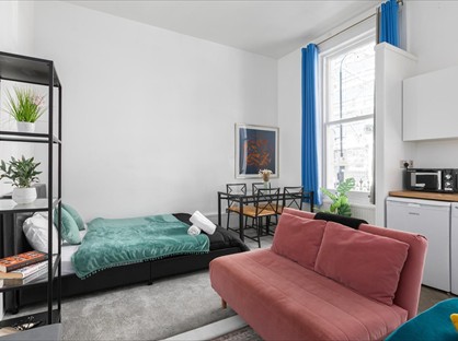 Studio Flat, Castletown Road, W14