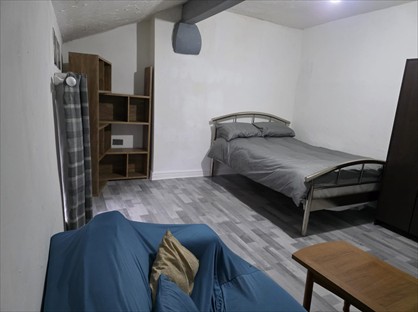 Room in a Shared House, Liverpool Road, M30