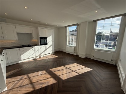 2 Bed Flat, Church St, SG18