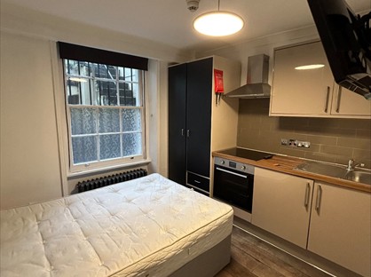 Studio Flat, Leinster Square, W2