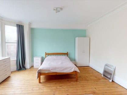 Room in a Shared House, Premier Road, NG7