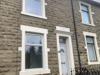 2 Bed Terraced House, Blackburn Road, BB4