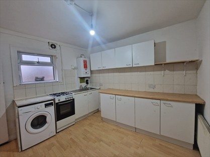 2 Bed Flat, Romford Road, E12