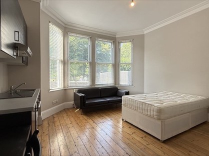 Studio Flat, Uxbridge Road, W5