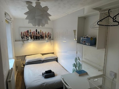 Studio Flat, Cross Green, LS9