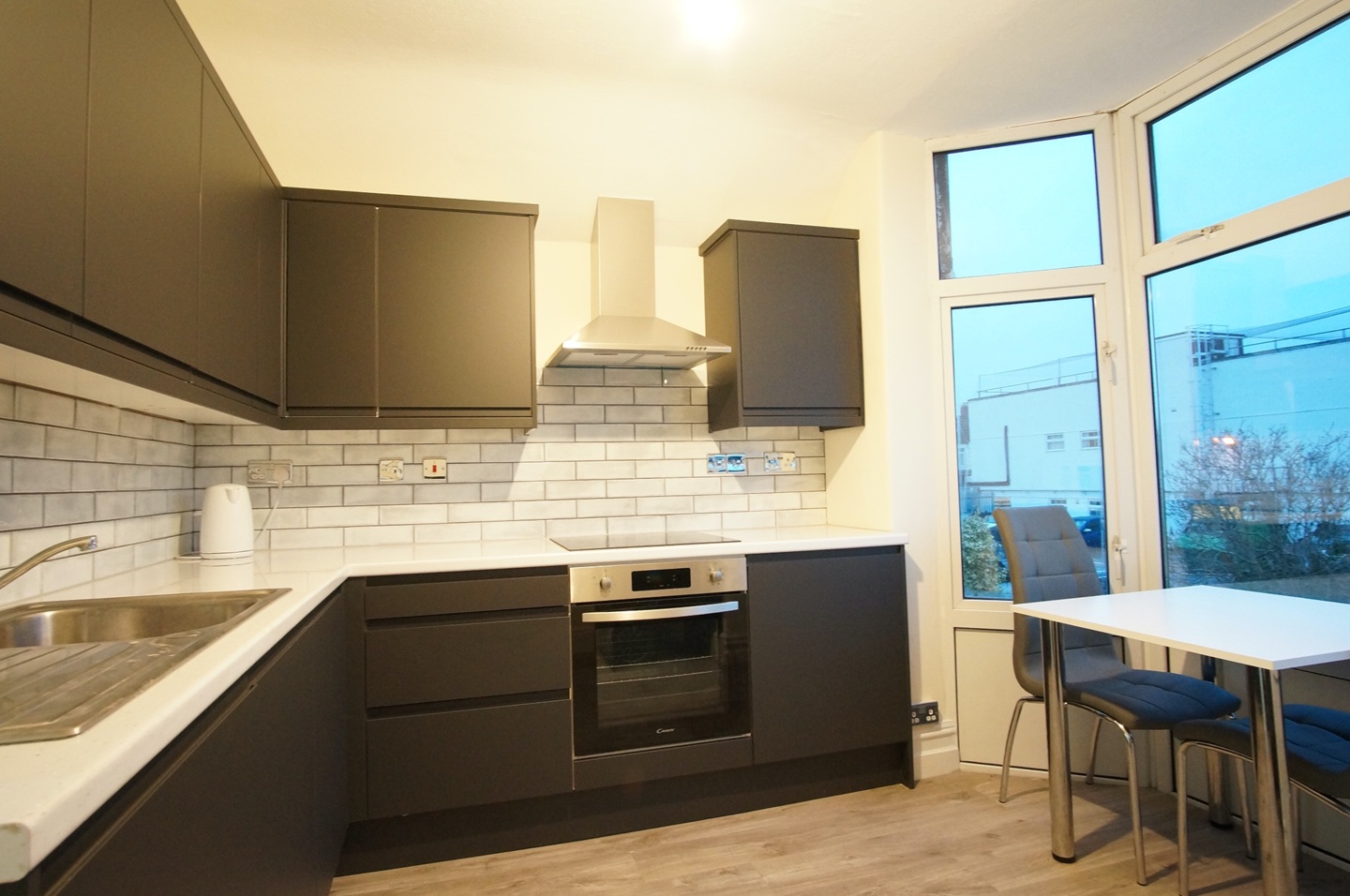 2 Bed Flat, Canton, CF5 photo 2