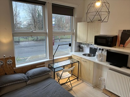 Studio Flat, Cross Green Lane, LS9
