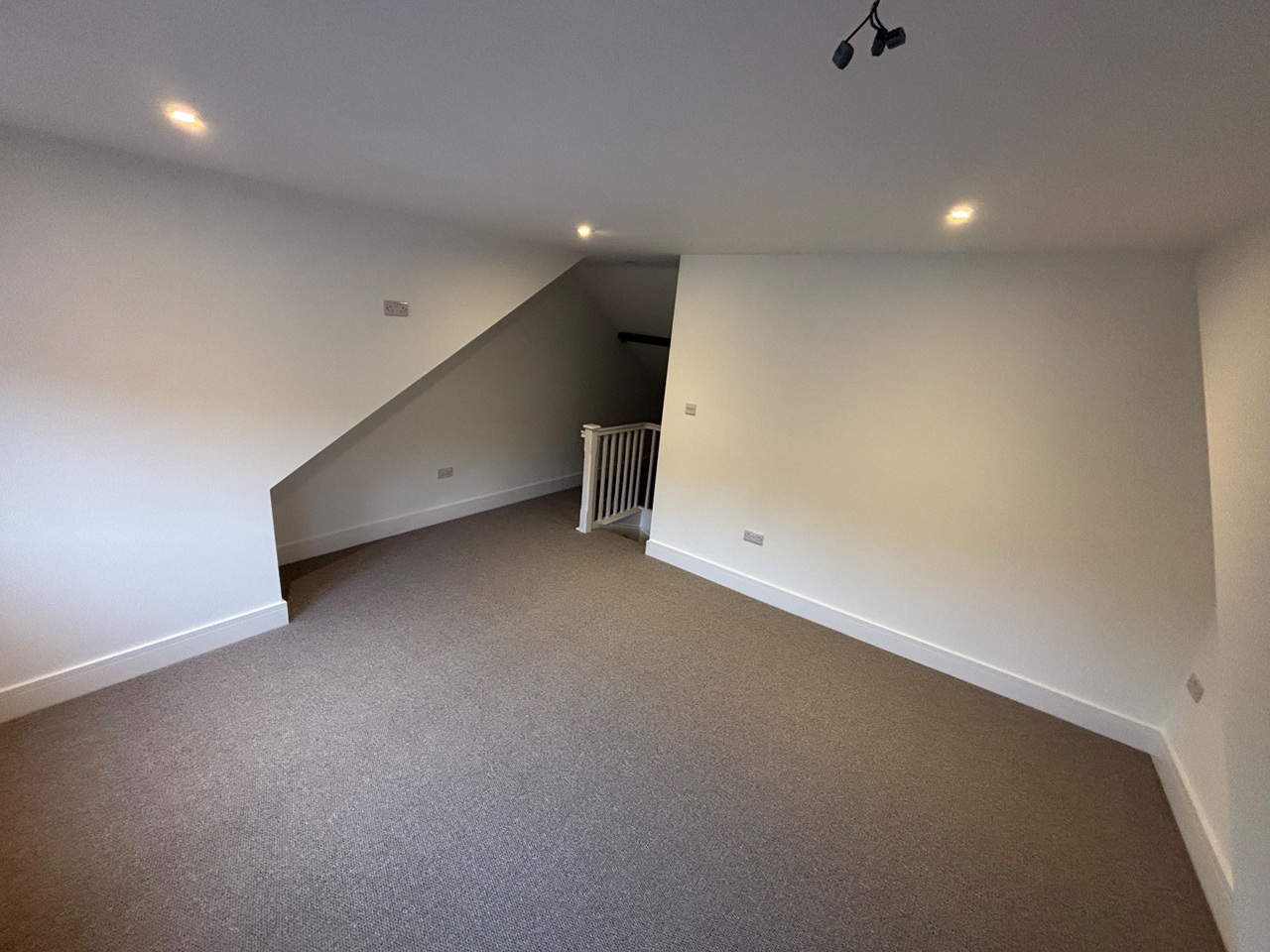 2 Bed Flat, Chapeltown, S35