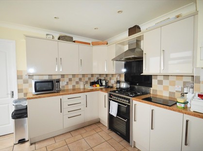3 Bed End Terrace, Burch Road, DA11