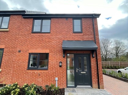 3 Bed Semi-Detached House, The Woodlands, B68
