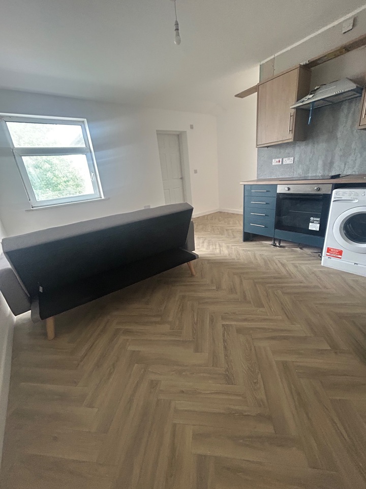 Additional image 4 of 2 Bed Flat, Purley Road, LE4, N1 7GU