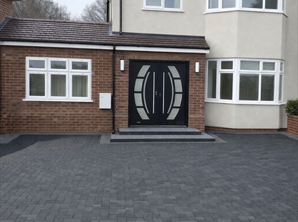 6 Bed Semi-Detached House, The Greenway, KT18