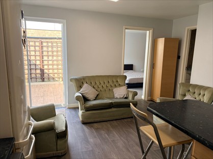 2 Bed Flat, Colnbrook, SL3