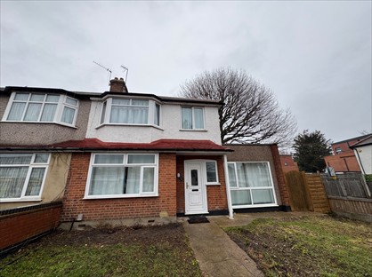 4 Bed Semi-Detached House, London Road, RM7