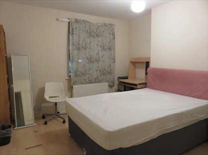 Room in a Shared House, Trout Road, UB7