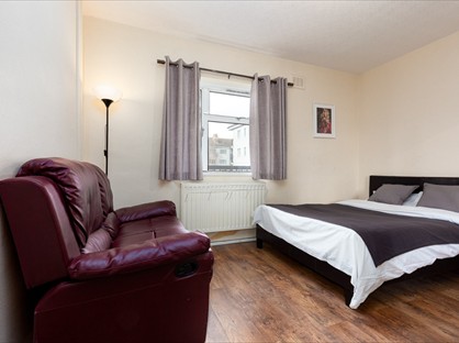 Room in a Shared Flat, Shadwell Overground Station, E1