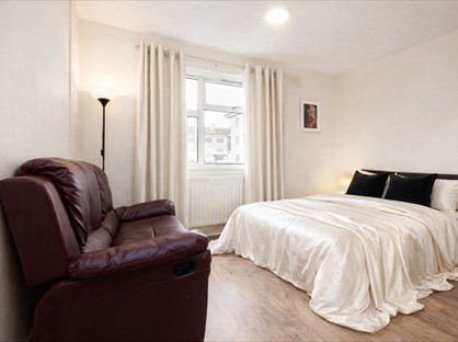 Room in a Shared Flat, Shadwell Overground Station, E1